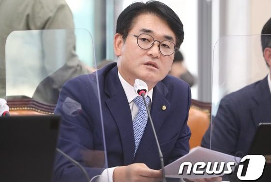 박용진 “트럼프도 설전했는데…국민 소통 단절하는 대통령”