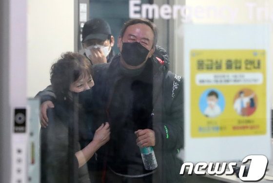 극적 구조된 광부 2명 “고립 후 2~3일 갱도 돌아다니며 탈출 시도”