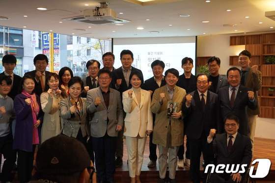 두달만에 여의도 등장한 이준석, 전당대회 앞두고 본격 움직이나