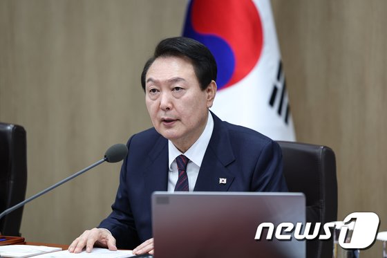 노조 파업·이상민 거취·예산안까지…고심하는 尹대통령