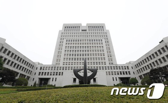 ‘악의축’ 표현은 모욕죄일까…대법 “美대통령이 쓴 비유적 표현”