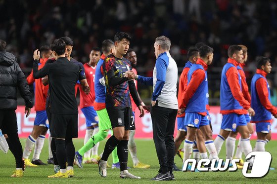 벤투 감독 “손흥민, 일단 엔트리는 합류…이후 최선의 선택 내릴 것”