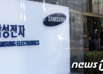 삼성 LG 첫 女 사장 나와도 견고한 유리천장…”재계 女 임원 5% 불과”