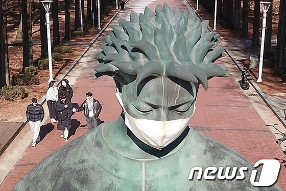 與, 실내 마스크 착용 의무 해제 시점 논의…전문가 간담회