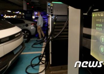 교체식 배터리 전기차 편할 것 같은데…국내 도입엔 “현실성 부족”