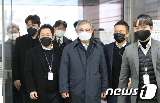 ‘풍산개 신경전’ 신구 갈등의 서막…서훈 구속으로 격화 조짐