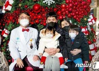 백혈병 아기가 맞은 두번째 성탄절…’최연소 카티 치료’ 성공