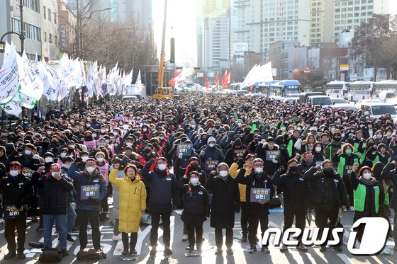 ‘민노총 파업’ 흔든 MZ노조…”명분 없다” 반기에 연대 와해