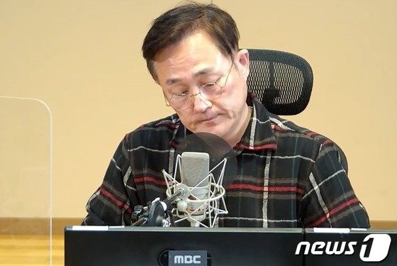 김어준 주진우 신장식에 이어 표창원도 하차→表 “연말까지 하고 내 꿈 찾아”