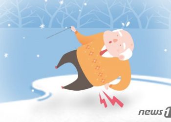 넘어지기 쉬운 겨울…”어르신, 통증 넘기지 말고 진료를”