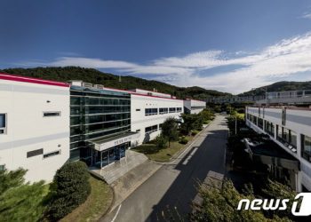 ‘3년새 순익 10배’…애플 등에 탄 LG이노텍 내년에도 고속질주