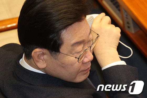 이재명 “尹 정권 ‘번데기’ 같다…뻔뻔하고 대책 없고 기가 막혀”