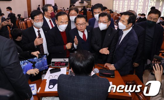 “양곡법 안돼” 당정 이어 농민단체까지…野 강행에 尹 거부권?