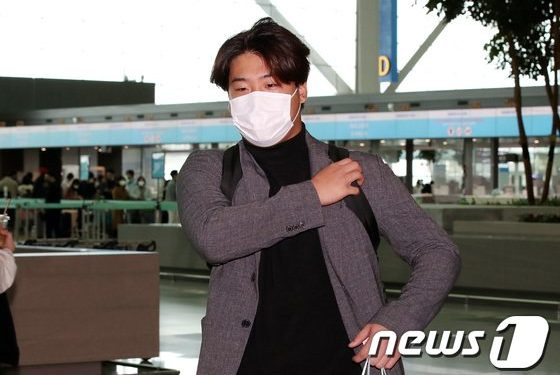 몸값 반토막 난 KT 강백호 “연봉이 선수 평가의 전부가 아님을 증명하겠다”