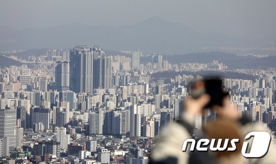 “집값 비싸고 환경 나빠서”…서울 33년째 빠져나가는 인구가 더 많아