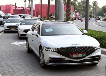 ‘尹 수행’ 장관 태웠던 흰색 제네시스 G90…이미 UAE 의전차량이었다