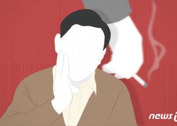 흡연하는 중년男, ‘치주염’ 주의보…올바른 양치법은