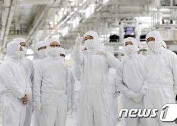 똑똑해지는 차 ‘반도체 먹는 하마’…삼성·SK “큰 시장 열린다”