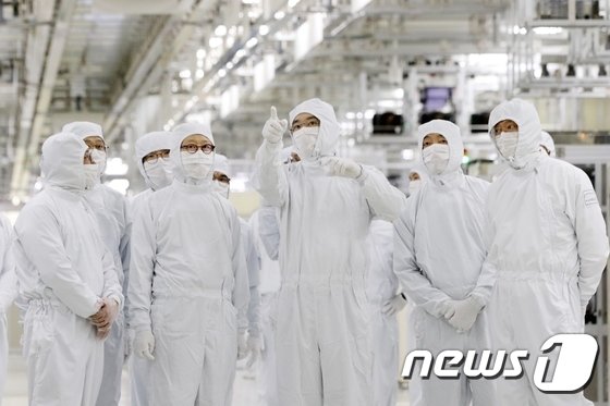 똑똑해지는 차 ‘반도체 먹는 하마’…삼성·SK “큰 시장 열린다”
