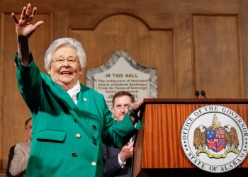 아이비 주지사 “납세자에 400불, 가정당 800불 주겠다”