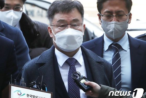 ‘대장동 범죄수익 390억 은닉’…검찰, 김만배 구속기소