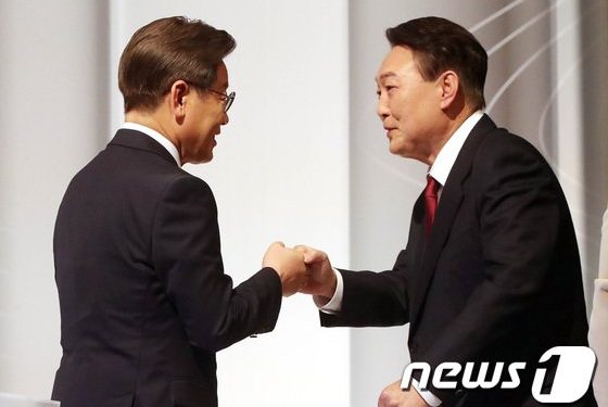 ‘1년 후 총선, 어느 정당 뽑을 것인가’ 질문에…與 41.6% 野 38.9%