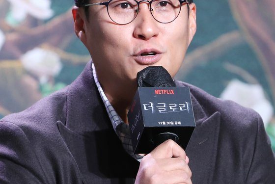 ‘더글로리’ 안길호PD 학폭 정황…”발단은 여친, ‘쑤셔버린다’ 협박도”