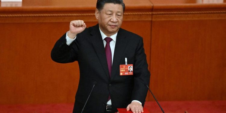 ‘만장일치 3연임’ 시진핑號, 美갈등·대만·경제 문제까지 ‘첩첩산중’