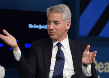 애크먼 “美정부 로드맵 제공했지만 추가 은행파산 불가피”