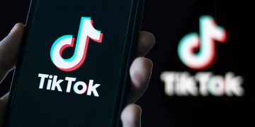 美 캐나다 이어 英도 틱톡 금지…”업무용 기기서 즉시 금지”