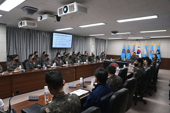 합참의장, 北도발 다음날 해·공군에 “일격 격침” “즉각 응징” 주문