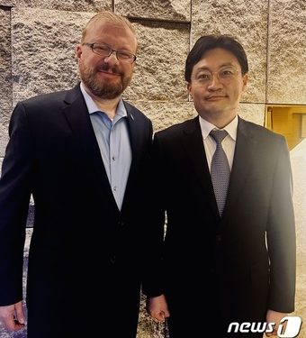 평화외교기획단장, 美북한인권위 사무총장과 ‘북한 인권문제’ 논의