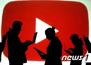 전국민이 다 보는 유튜브…70세 이상 10명 중 8명이 본다