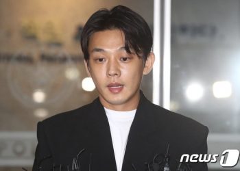 ‘마약 상습 투약’ 유아인, 12시간 경찰조사 후 귀가 “실망시켜 죄송”