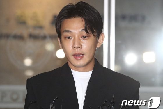 ‘마약 상습 투약’ 유아인, 12시간 경찰조사 후 귀가 “실망시켜 죄송”