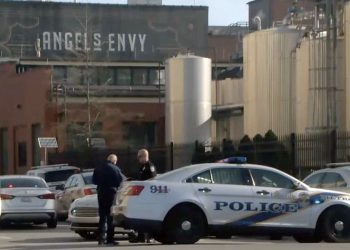 또 성소수자 의심 총기난사…5명 사망, 최소 8명 부상