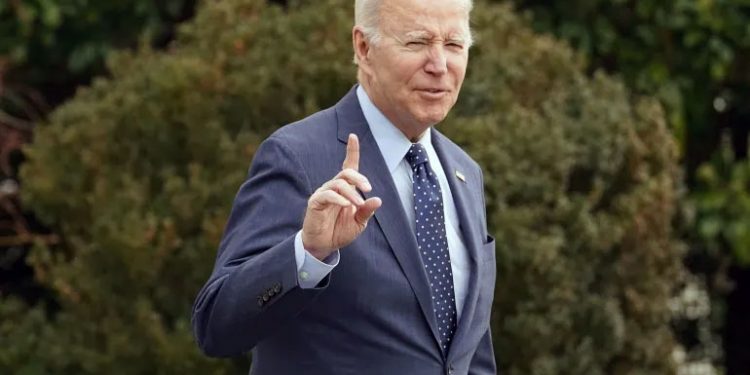 바이든, 대선 출정식 지연 이유…’불출마’도 염두에 두나