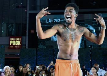 ‘BTS 피처링’ 美 유명 래퍼, 기내 승무원 앞 음란 행위