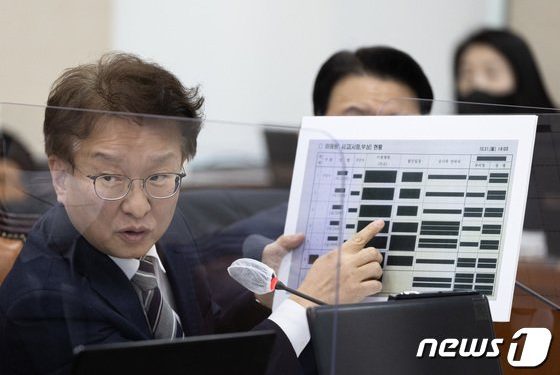 민주, 尹 ‘우크라 무기 지원 고려’에 “지금이라도 발언 철회해야”