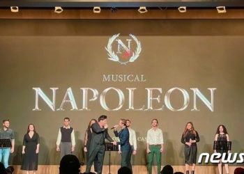 ‘나폴레옹’, 한국서 세계 첫 불어 공연…”신개념 K-뮤지컬”