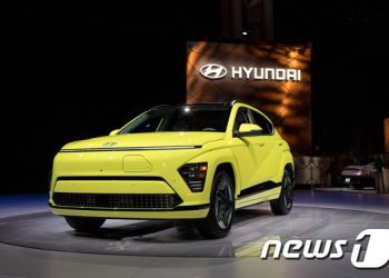 美, 차량 배출 규제 강화안 공개…”10년내 신차 3대중 2대 전기차로”