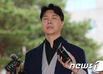 박수홍, 친형 재판 출석해 횡령액 두고 설전…”내가 피고인이냐”
