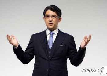 전기차 멀리 봤던 도요타, 이제야 시동…’전용 플랫폼’ 첫 시험대