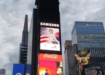 美 뉴욕 타임스스퀘어에 ‘한국전 영웅’ 떴다…삼성·LG, 헌정 영상 공개