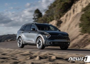 현대차·기아, 4월도 미국서 씽씽…하이브리드 판매 125% ↑