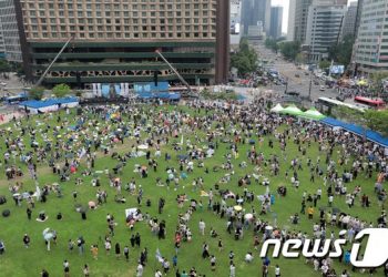 서울시, 퀴어축제 서울광장 사용 불허…청소년 콘서트 열린다