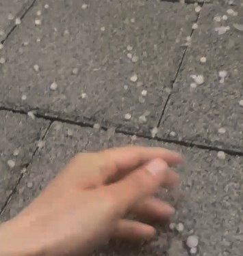 ‘5월인데 이게 웬일’…서울 송파구서 싸락 우박 관측