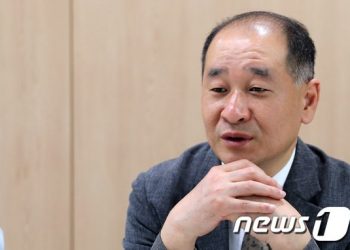 밧데리아저씨 “내 덕에 돈 벌어놓고…은혜 모르는 금수” 활동 중단