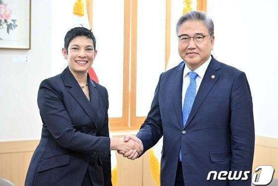 박진, 휴먼라이츠워치 대표 접견…”北인권 문제 긴밀 협력”