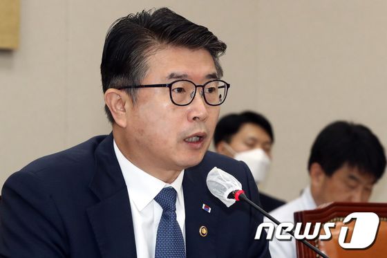 “윤 대통령, 3월부터 ‘공정한 수능’ 지시…출제기관 감사”